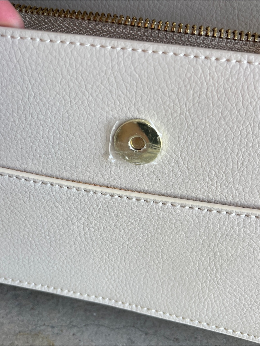 Freja New York Cream Shoulder Bag - Picture 8 of 10